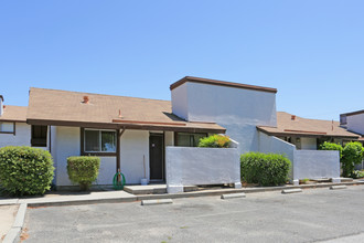 Gardenwood Apartments in Atwater, CA - Building Photo - Building Photo