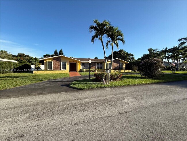 9824 SW 123rd Terrace in Miami, FL - Building Photo - Building Photo