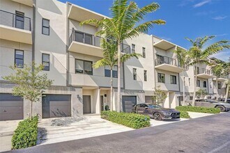 516 SE 1st Cir in Pompano Beach, FL - Building Photo - Building Photo