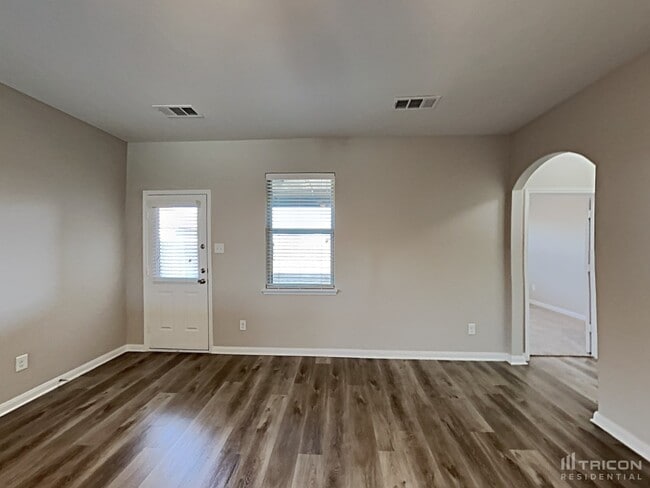 215 Kennedy Dr in Venus, TX - Building Photo - Building Photo
