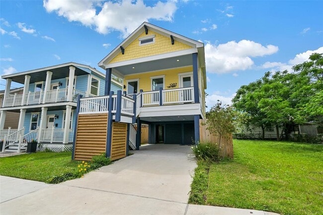 property at 1207 32nd St