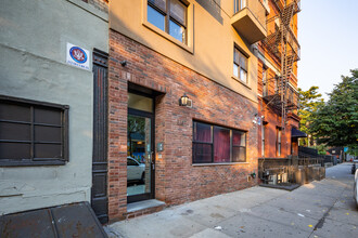 318 E 117th St in New York, NY - Building Photo - Building Photo