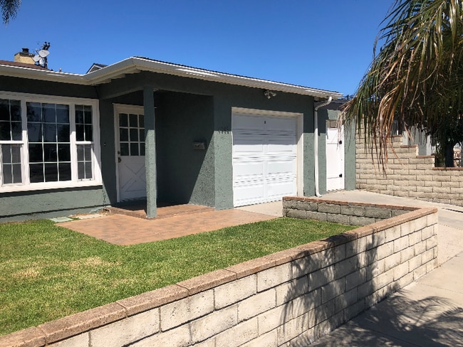 4564 Onondaga Ave in San Diego, CA - Building Photo - Building Photo