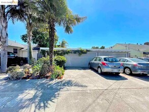 929 Liberty St, Unit 929 in El Cerrito, CA - Foto de edificio - Building Photo