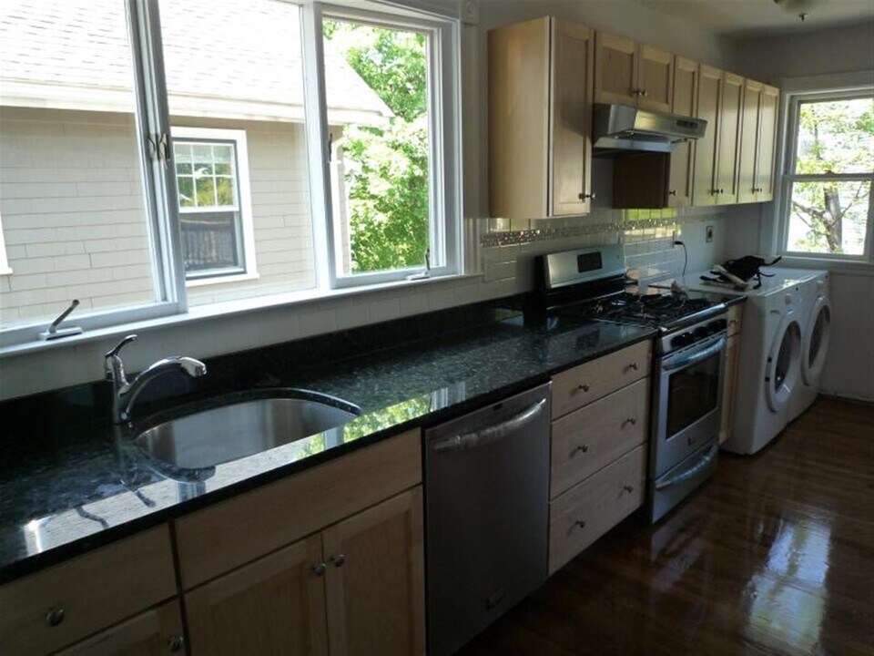 17 Milton St, Unit 2 in Cambridge, MA - Building Photo