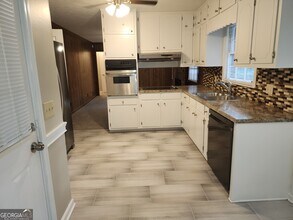 1316 White Oak St SE in Conyers, GA - Building Photo - Building Photo