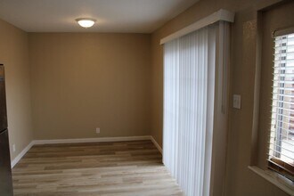 700 Northfield Dr in Sacramento, CA - Building Photo - Building Photo