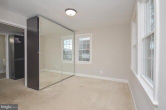 218 Frederick Ave in Rockville, MD - Foto de edificio - Building Photo