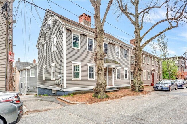 16 Arnold St in Providence, RI - Building Photo - Building Photo