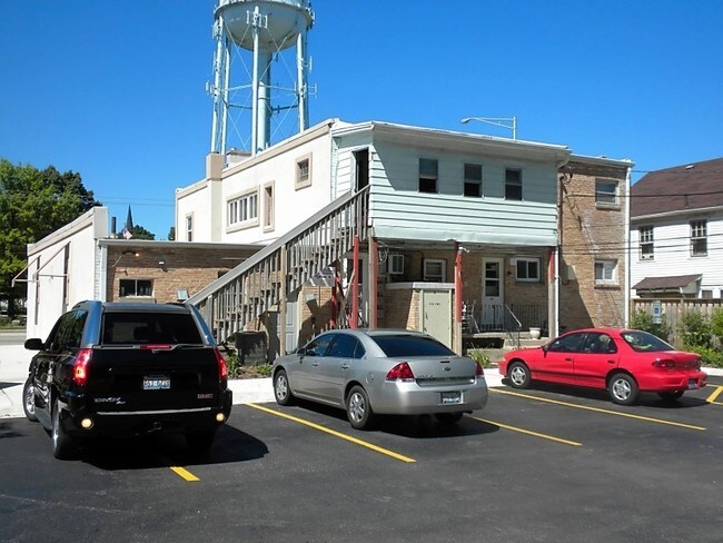 424-428 W Virginia St in Crystal Lake, IL - Building Photo - Building Photo