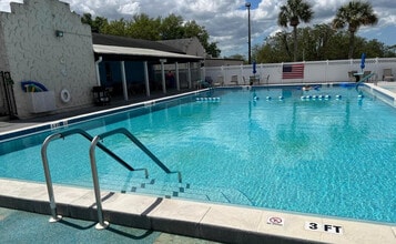 12136 Fairway Ave in Brooksville, FL - Building Photo - Building Photo