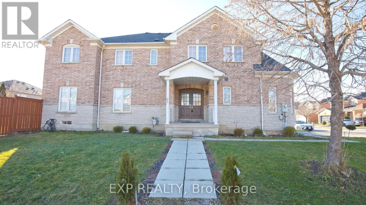 25 Prince Crescent in Brampton, ON - Building Photo