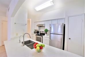 642 Wilcrest Dr in Houston, TX - Building Photo