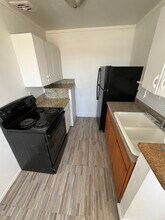 708 Jackson Ave, Unit D in Las Vegas, NV - Building Photo - Building Photo