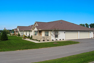 The Meadows Ranch Apartments in New Castle, PA - Building Photo - Building Photo