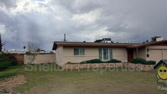 523 E Malibu Dr in Tempe, AZ - Building Photo