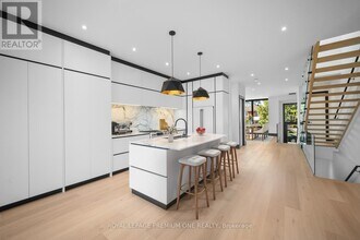 681 Glencairn Ave in Toronto, ON - Building Photo - Building Photo