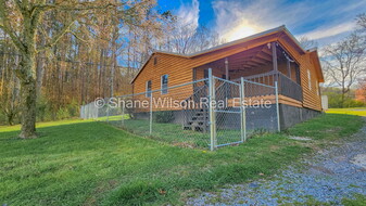 149 Wolfe St in Cohutta, GA - Building Photo