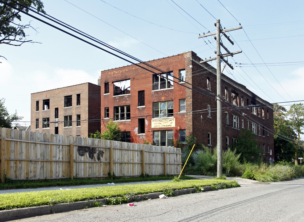 Stair Casas Apartments in Mexican Village in Detroit, MI - Building Photo