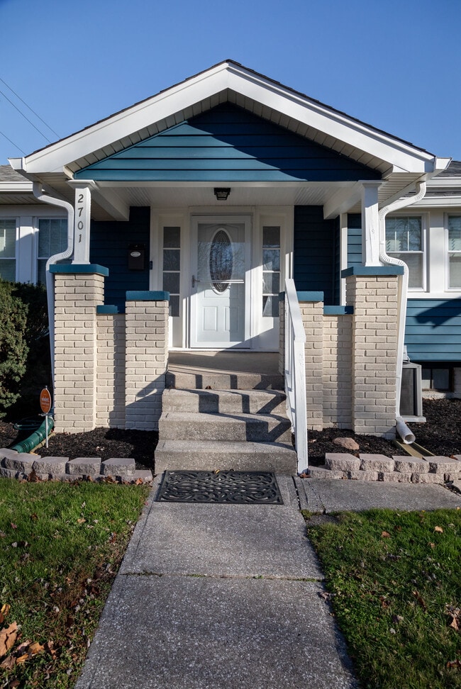 2701 Barth Ave in Indianapolis, IN - Foto de edificio - Building Photo