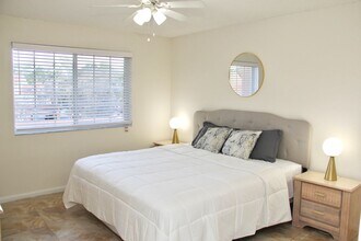 1265 Wildwood Lakes Blvd in Naples, FL - Building Photo - Building Photo