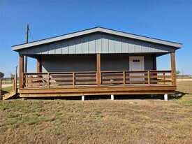 14412 Graef Rd in Creedmoor, TX - Building Photo