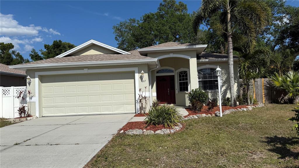 1017 Whitegate Ct in Sarasota, FL - Building Photo