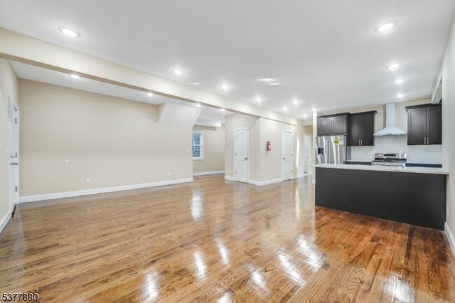 47 Greenwood Ave in Montclair, NJ - Building Photo - Building Photo
