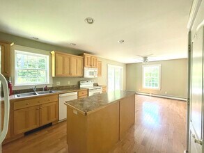 31 Sergeant Ln in Brunswick, ME - Foto de edificio - Building Photo