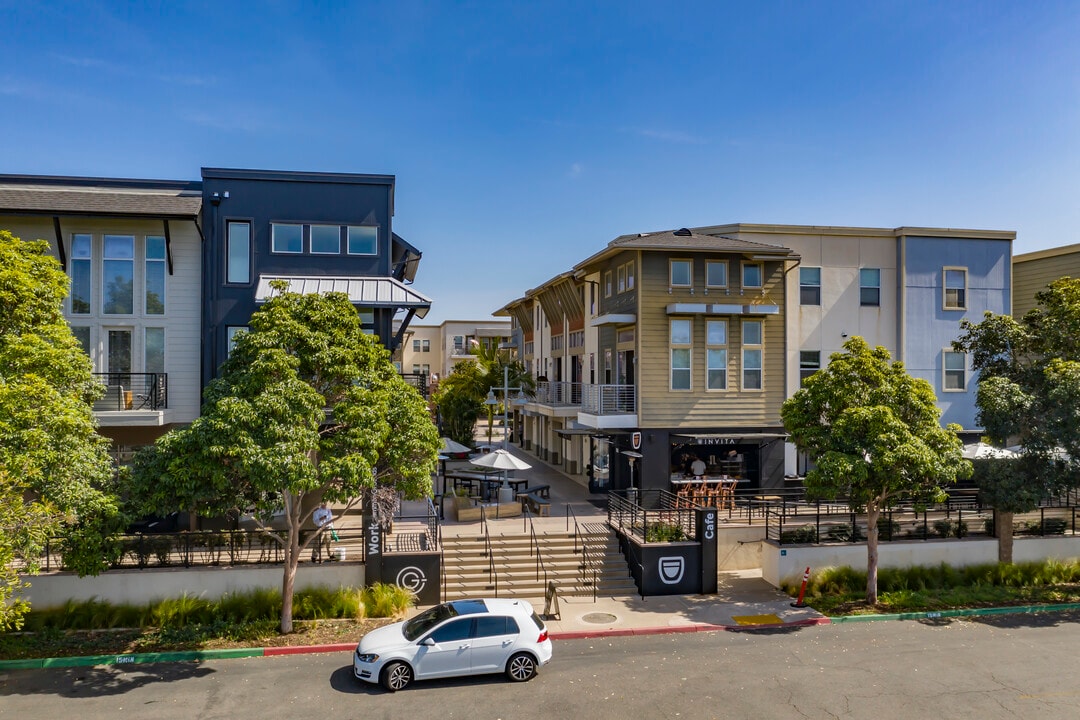 BluWater Crossing in Carlsbad, CA - Foto de edificio