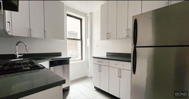 property at 109 E 88th St