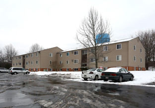 Lincoln Square Apartments in Youngstown, OH - Building Photo - Building Photo