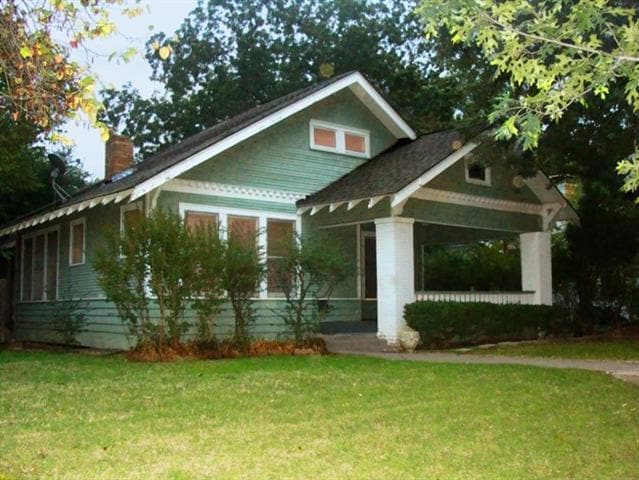 property at 218 N Windomere Ave