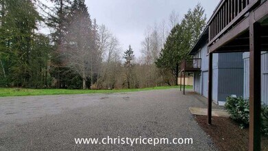 26816 NE Ames Lake Rd in Redmond, WA - Building Photo - Building Photo