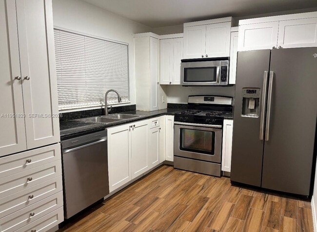 7910 SW 131st Ave in Miami, FL - Building Photo - Building Photo