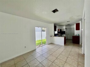 917 SW 8th Pl in Homestead, FL - Building Photo - Building Photo