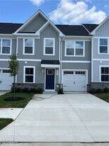 1847 Shank Dr in Akron, OH - Building Photo