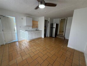 200 W 53rd Terrace in Hialeah, FL - Building Photo - Building Photo