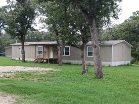 7070 FM1115 in Flatonia, TX - Building Photo