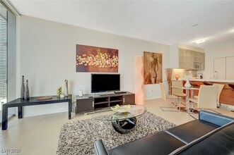 3722 S Las Vegas Blvd in Las Vegas, NV - Building Photo - Building Photo