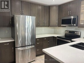 1-1711 Victoria St S in Kitchener, ON - Building Photo - Building Photo