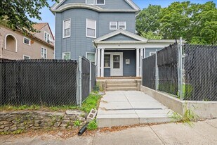 23 Stoneland Rd in Worcester, MA - Building Photo