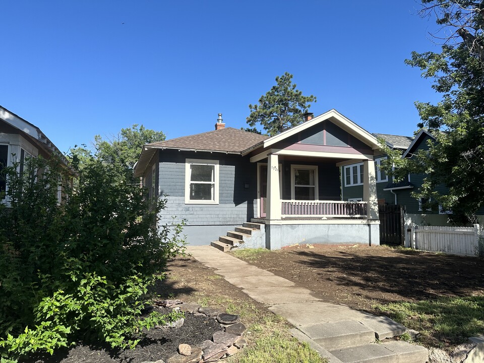 1528 N El Paso St in Colorado Springs, CO - Foto de edificio