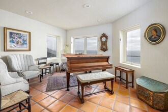 1941 S Pacific St in Oceanside, CA - Building Photo - Building Photo