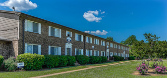 210 at Valley Creek Apartamentos