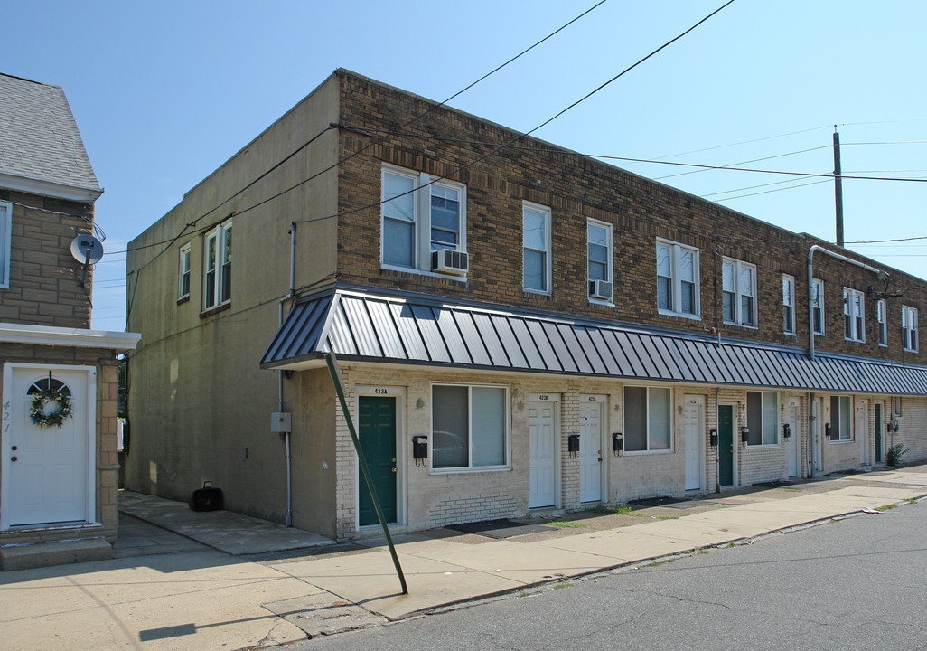 423-431 Hudson St in Gloucester City, NJ - Building Photo