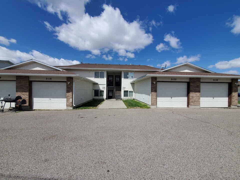 2114 Meppen Dr in Idaho Falls, ID - Foto de edificio