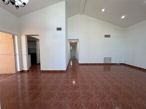 7081 W Sunrise Blvd in Plantation, FL - Building Photo - Building Photo