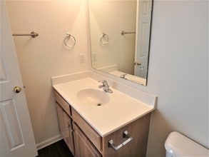 7236 Walking Horse Ct in Wilmington, NC - Foto de edificio - Building Photo