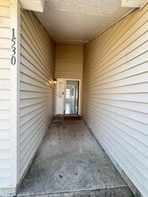 1530 Hummingbird Ln in Virginia Beach, VA - Building Photo - Building Photo